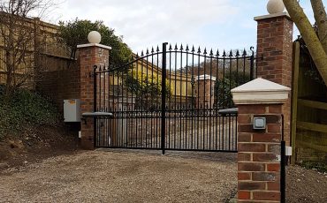 Driveway with gates & piers